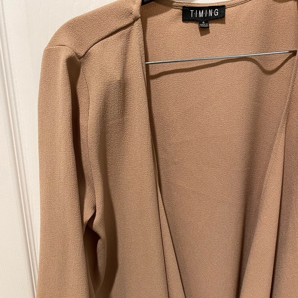 Tan jacket - Picture 2 of 5